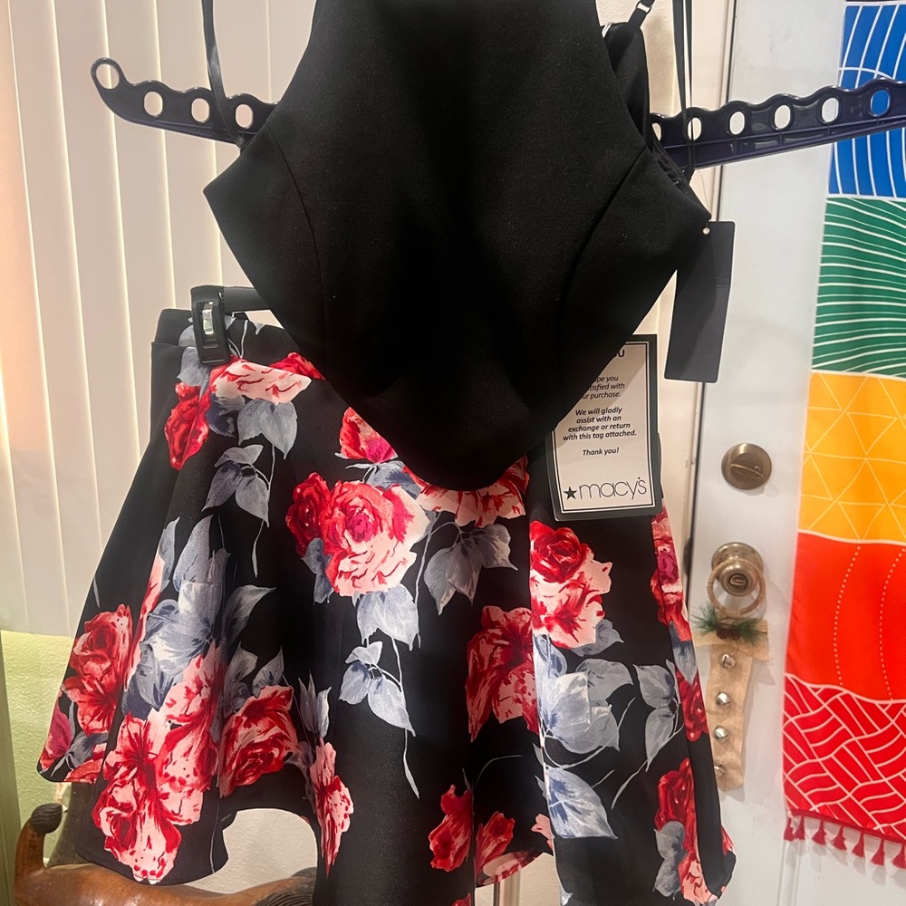 City Studio Black and Red Floral Two-Piece Set #Flirty #Holiday #Mini #Halter